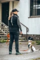 Rambleharness_Black-orange_Lifestyle.webp